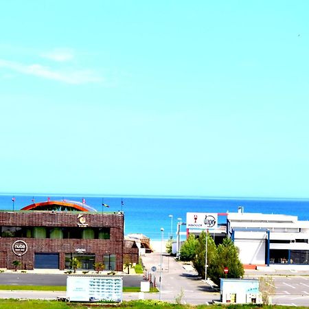Summerland Sea & Lake Mamaia Exteriér fotografie